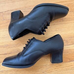 Vintage 90s Sleek black heeled oxfords—classic & a little edgy 🖤